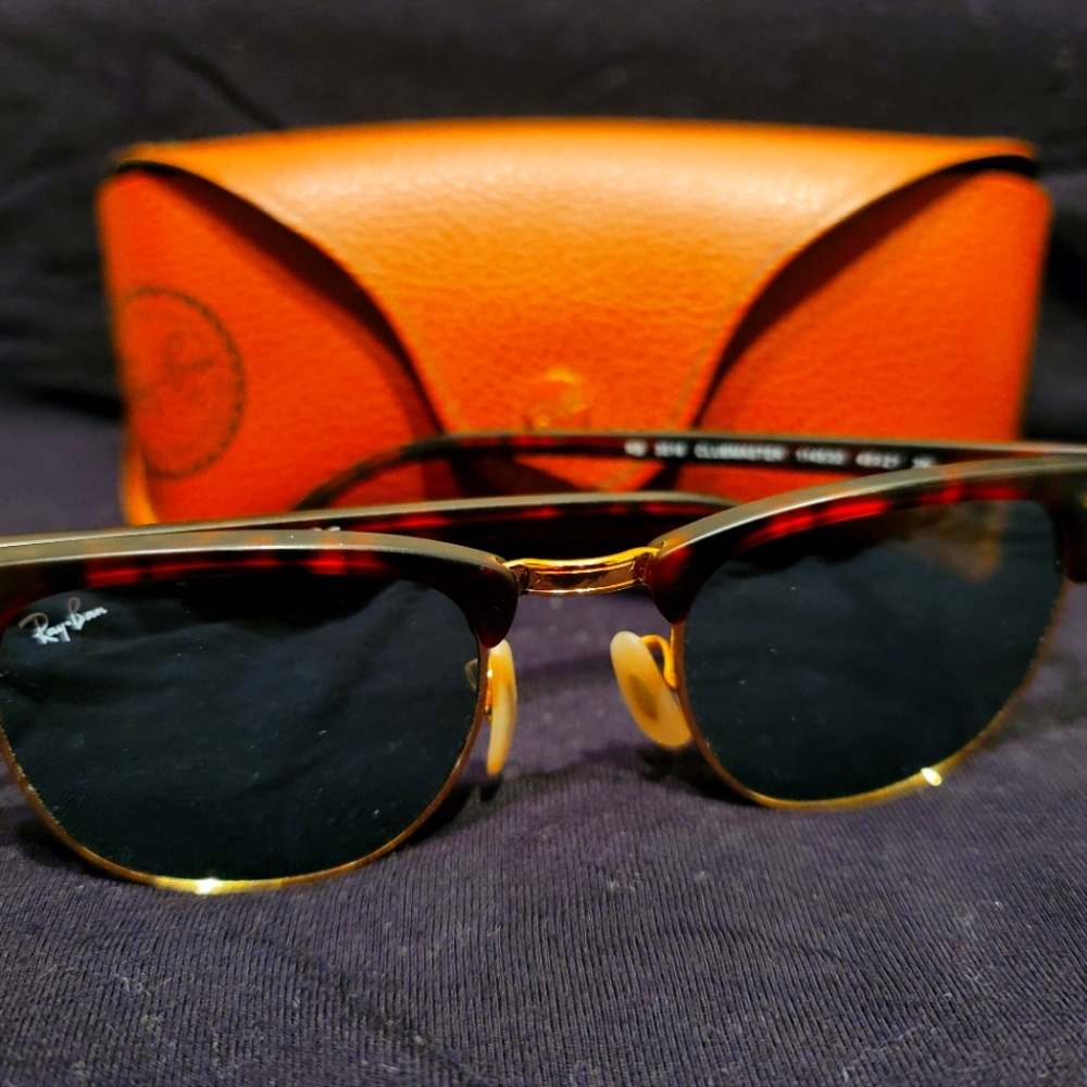 Mirrored Ray Ban sunglasses
